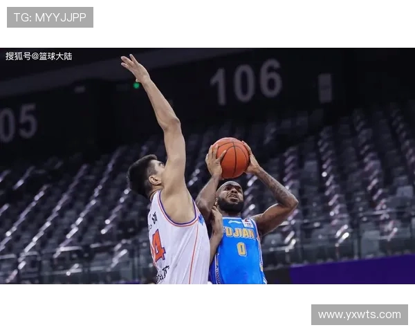 北控男篮啦啦队展新赛季舞蹈亮相助力球队再创辉煌